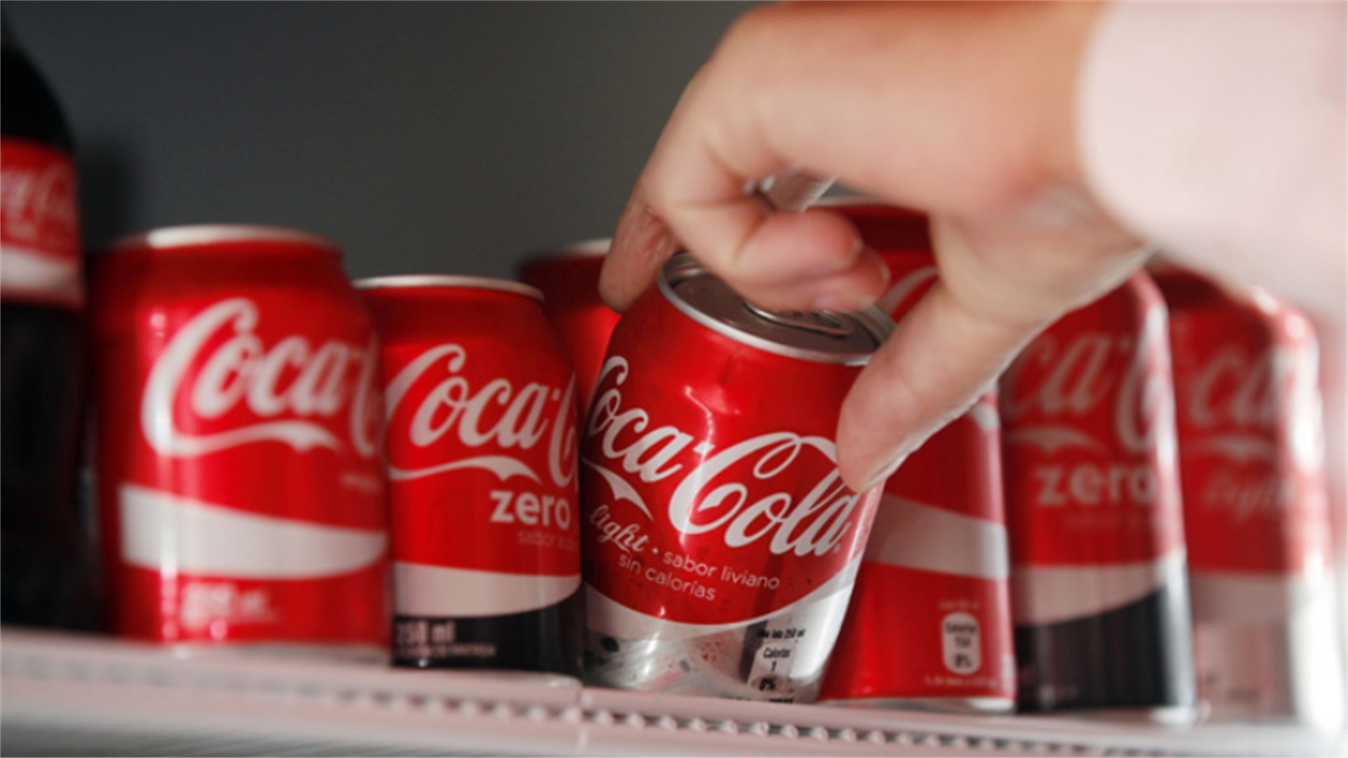 Zašto ne kažu radi li se o Coca Colinom brendu? Zbog trovanja pićem jedna osoba u bolnici, ima kemijsku ozljedu jednjaka