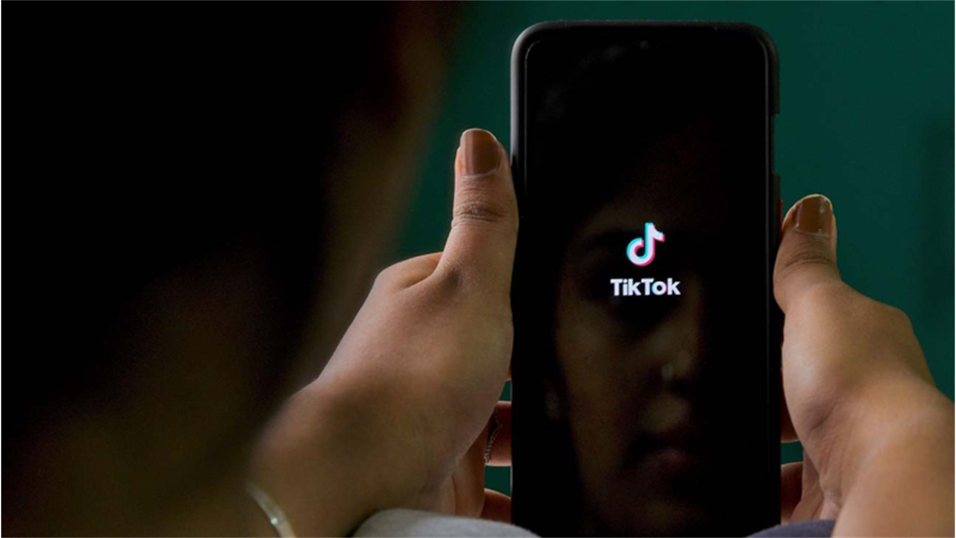 Policija upozorava na opasan Tik-Tok izazov 