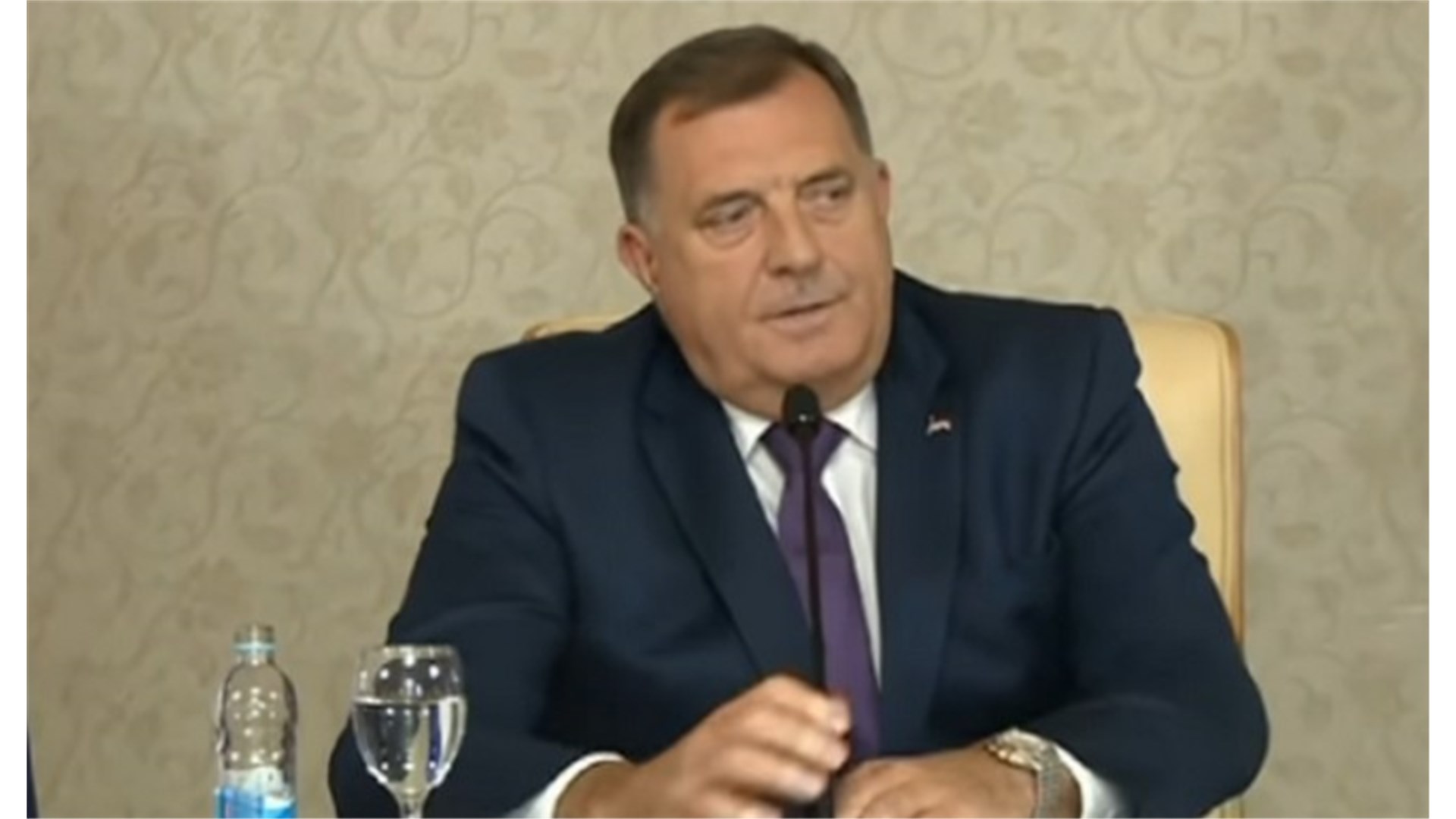 Dodik nakon potpisa poručio: Ne šaljite nikog u RS, nemojte nam slati ljude i izlagati ih bilo čemu