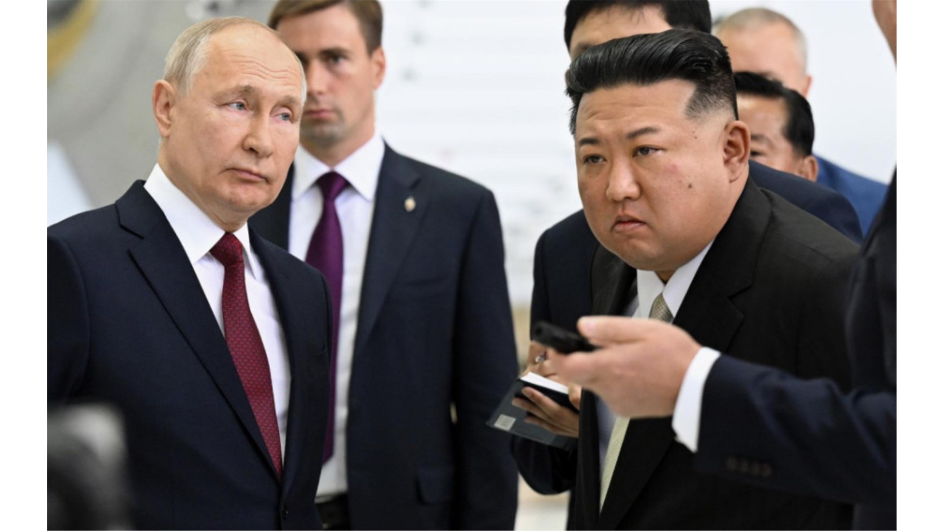 Rusija je spala na to da Putin mora tepati Kimu