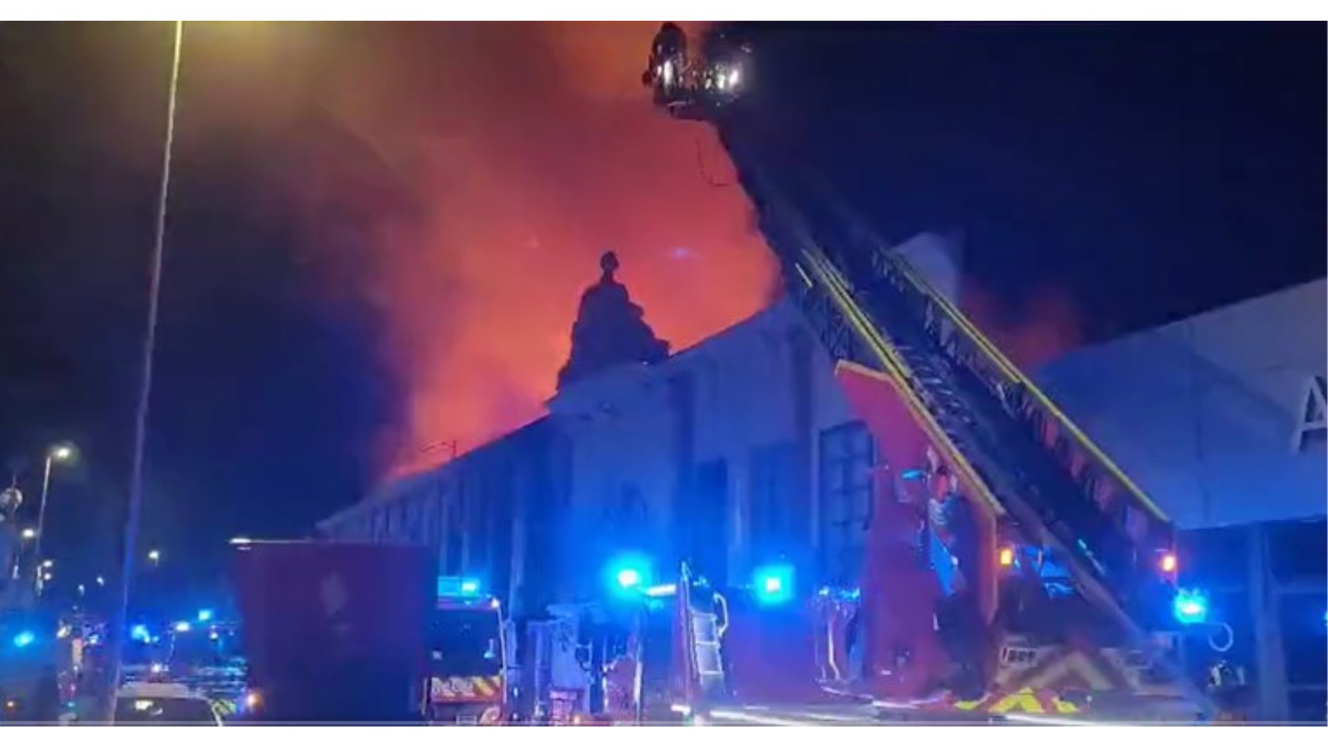 Najmanje 6 osoba stradalo u požaru u noćnom klubu u Španjolskoj, objavljena snimka