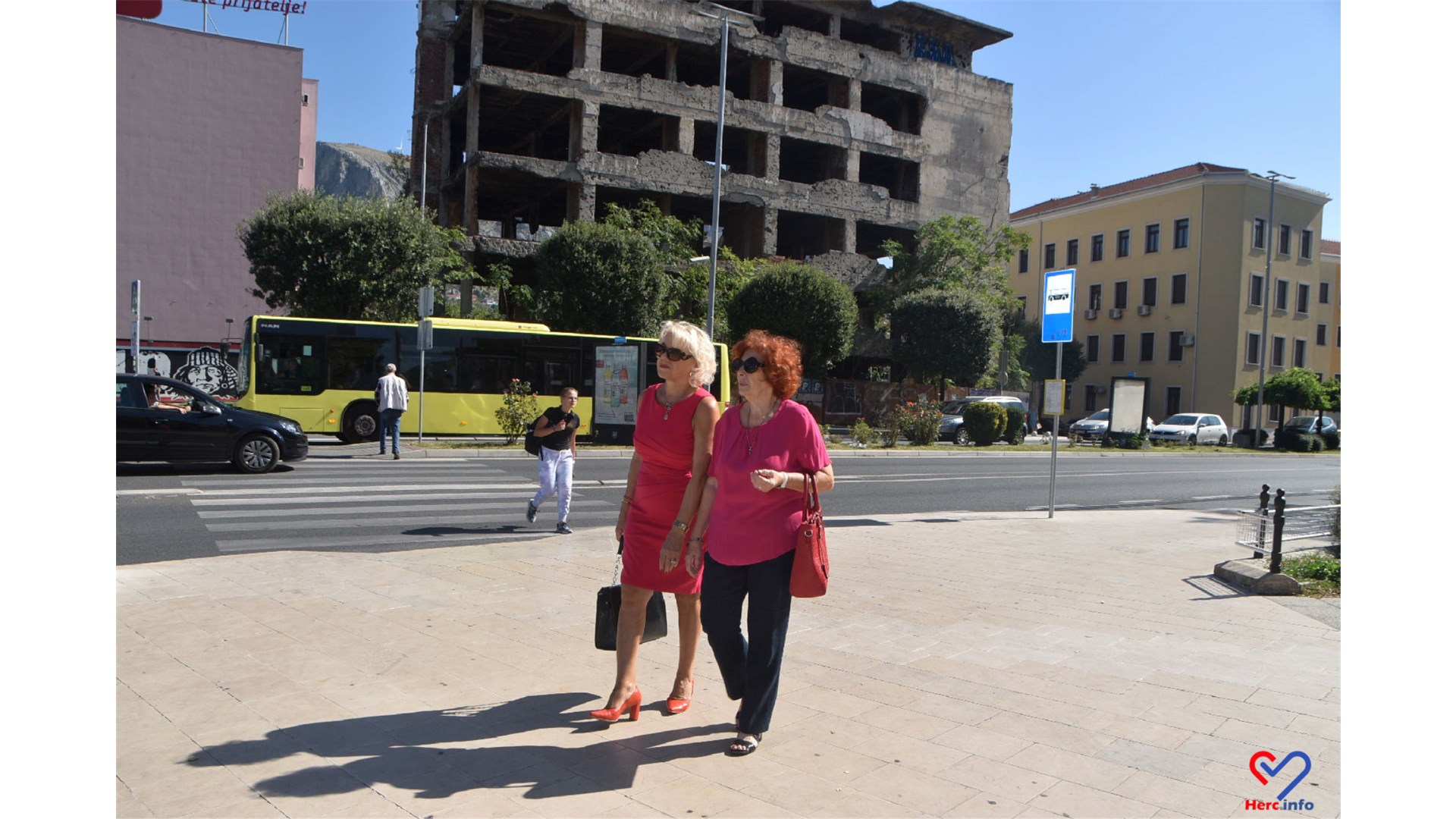 FOTO: Prošetali smo s fotoaparatom kroz Mostar! U kadar nam upala i jedna od najljepših voditeljica u BiH