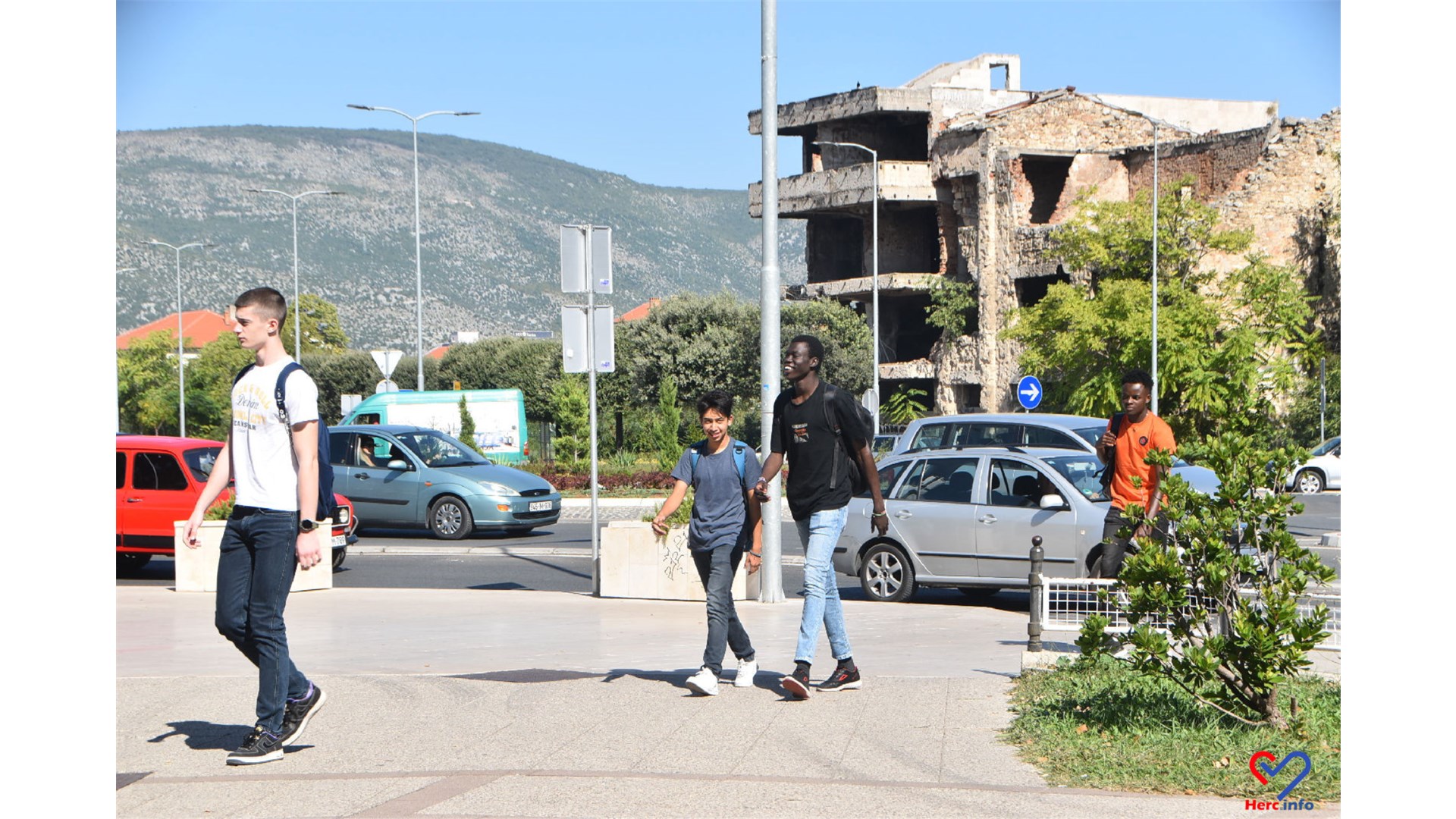 FOTO: Prošetali smo s fotoaparatom kroz Mostar! U kadar nam upala i jedna od najljepših voditeljica u BiH
