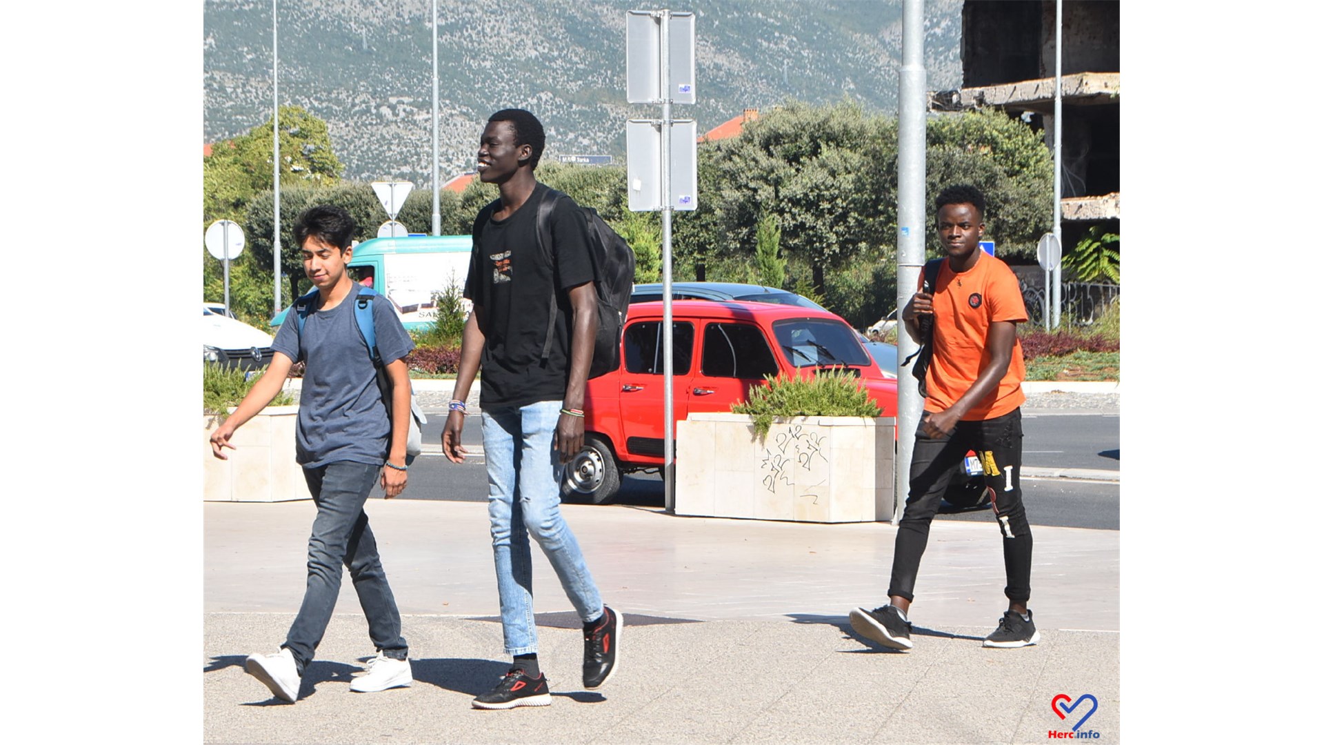 FOTO: Prošetali smo s fotoaparatom kroz Mostar! U kadar nam upala i jedna od najljepših voditeljica u BiH