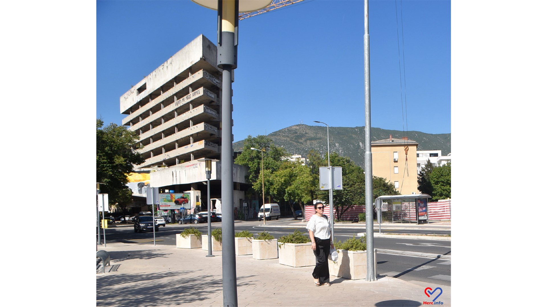 FOTO: Prošetali smo s fotoaparatom kroz Mostar! U kadar nam upala i jedna od najljepših voditeljica u BiH