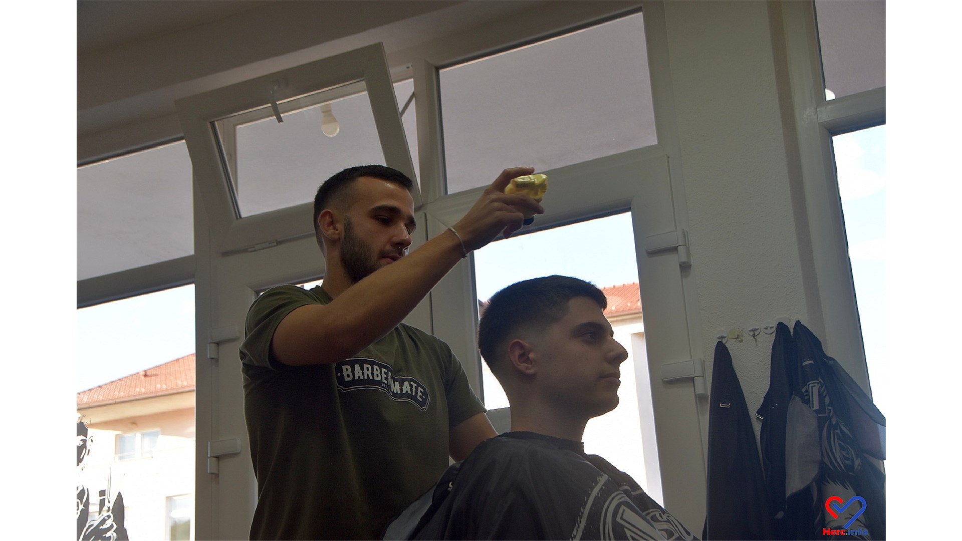 (FOTO) Mate Čolak, nogometaš među frizerima: Traže se frizure kao kod Gvardiola, Ronalda, Hazarda, Beckhama...