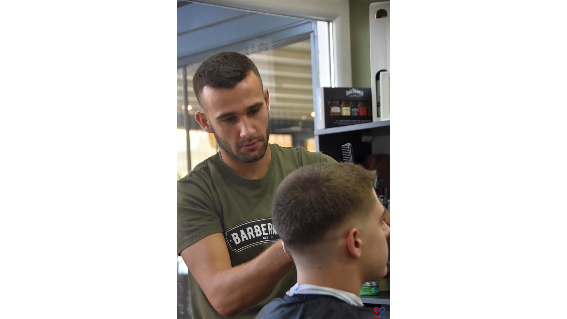 (FOTO) Mate Čolak, nogometaš među frizerima: Traže se frizure kao kod Gvardiola, Ronalda, Hazarda, Beckhama...