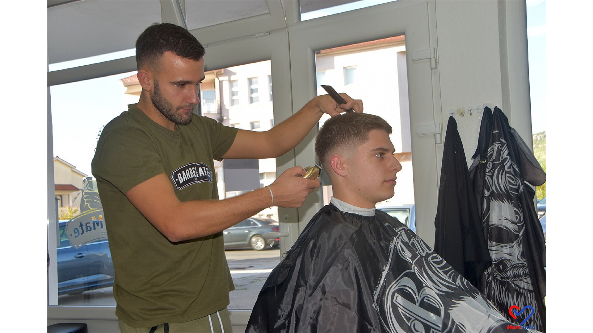 (FOTO) Mate Čolak, nogometaš među frizerima: Traže se frizure kao kod Gvardiola, Ronalda, Hazarda, Beckhama...
