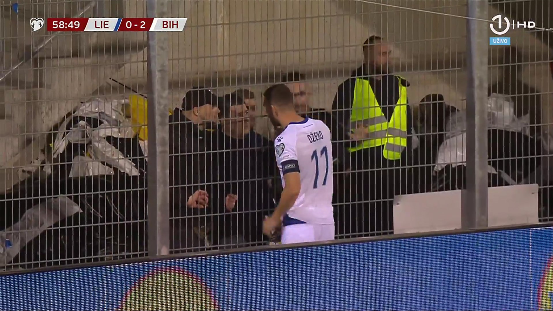 BiH slavila protiv Lihtenštajna, Fanaticosi prekinuli utakmicu, jedan izvrijeđao Džeku