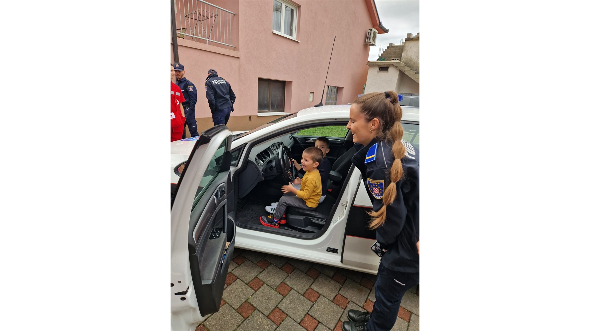 Grude: Pripadnici Civilne zaštite ŽZH educirali najmlađe FOTO