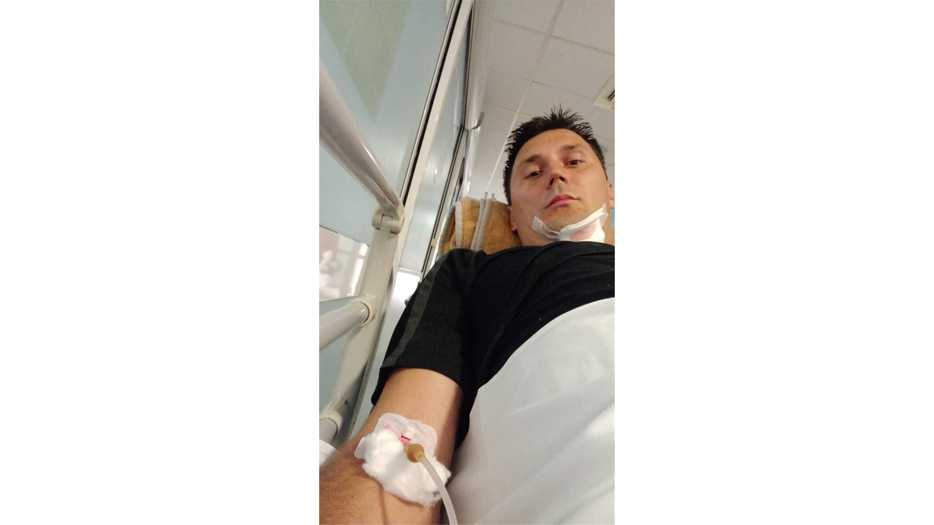 Hrvatski sudac pri izlasku iz svlačionice pao niz stepenice. Prevezen je u bolnicu, a utakmica odgođena