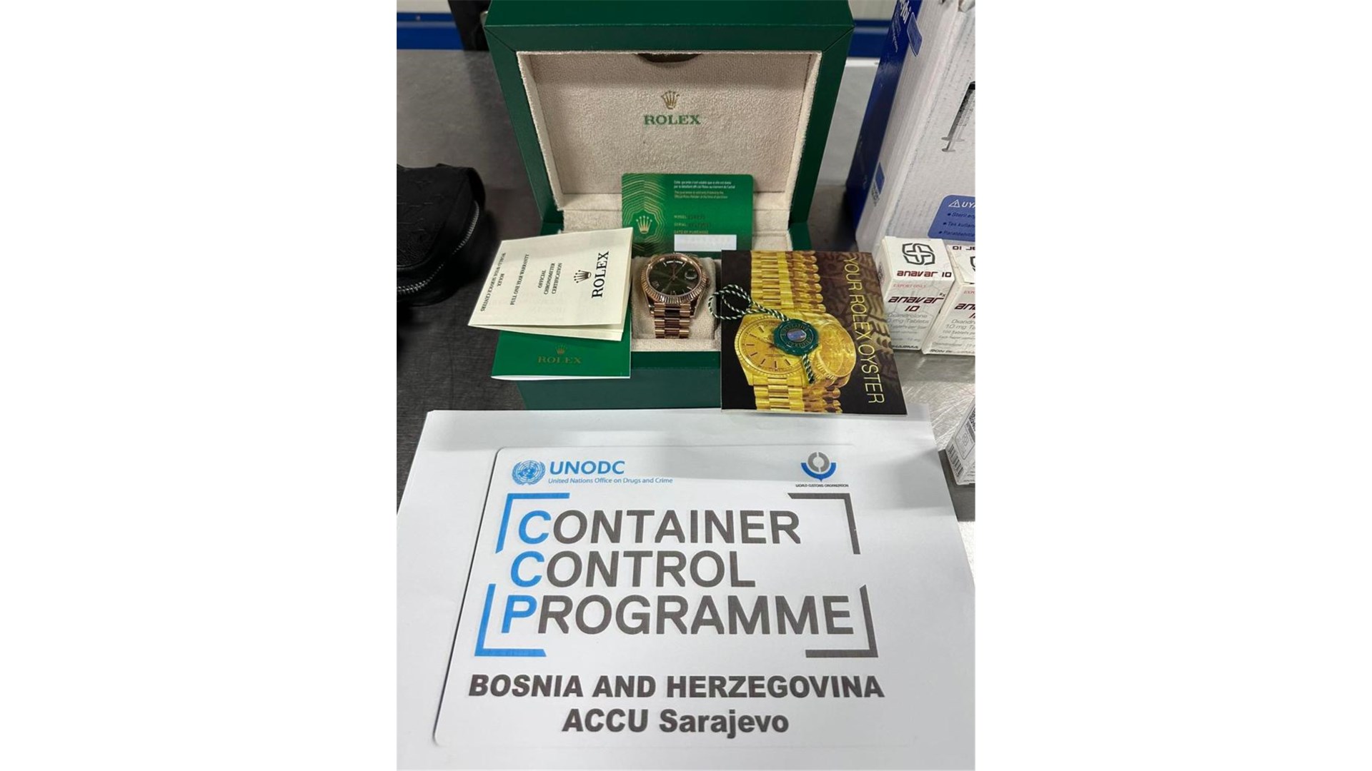 FOTO: Kinezi i Turci pokušali u BiH unijeti Rolex, cigarete, steroide i anabolike...