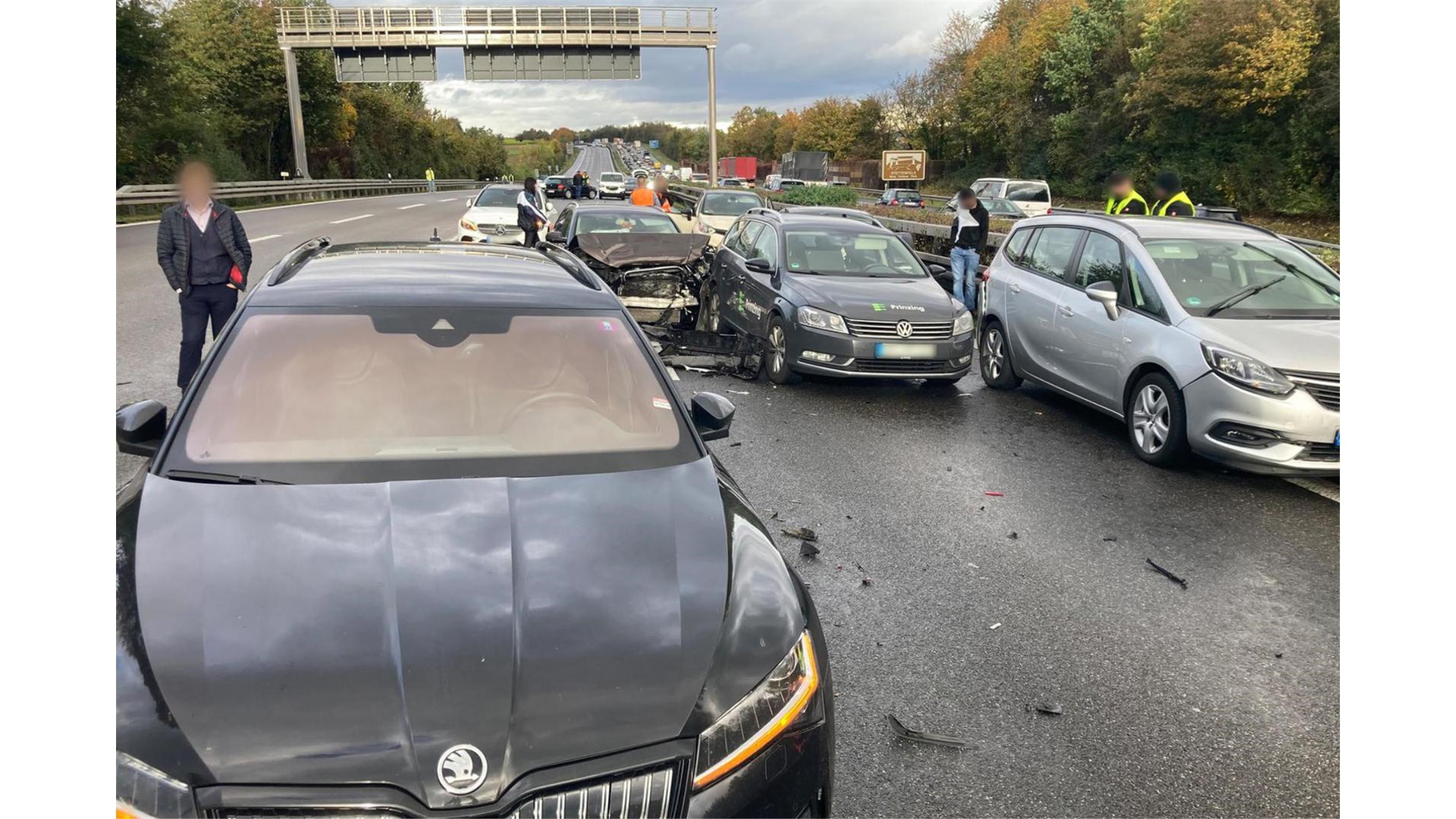 Sudarilo se 68 auta u Njemačkoj, 36 osoba ozlijeđeno