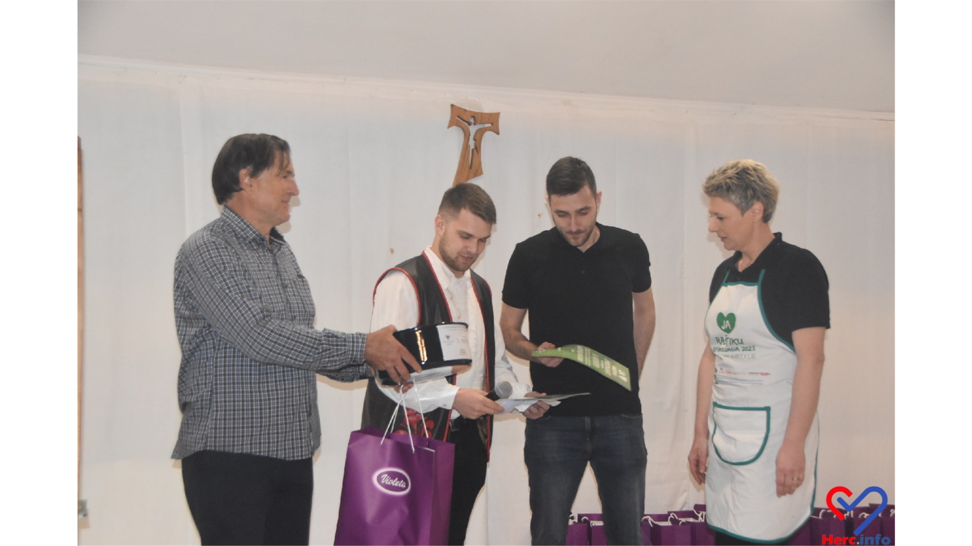 FOTO: Bili smo na Raštikijadi koja je okupila Hercegovinu i Dalmaciju! Od raštike pravili tortilje, baklave, sladoled...