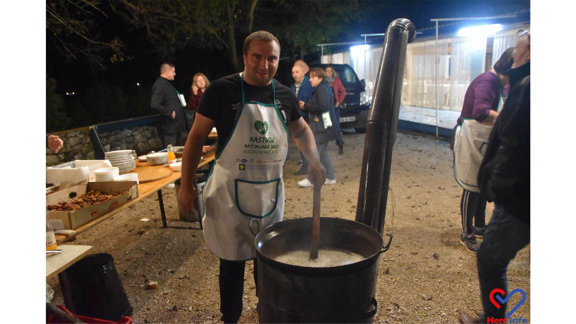 FOTO: Bili smo na Raštikijadi koja je okupila Hercegovinu i Dalmaciju! Od raštike pravili tortilje, baklave, sladoled...