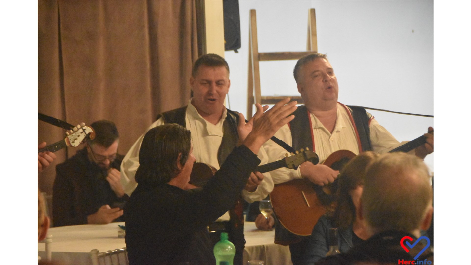 FOTO: Bili smo na Raštikijadi koja je okupila Hercegovinu i Dalmaciju! Od raštike pravili tortilje, baklave, sladoled...