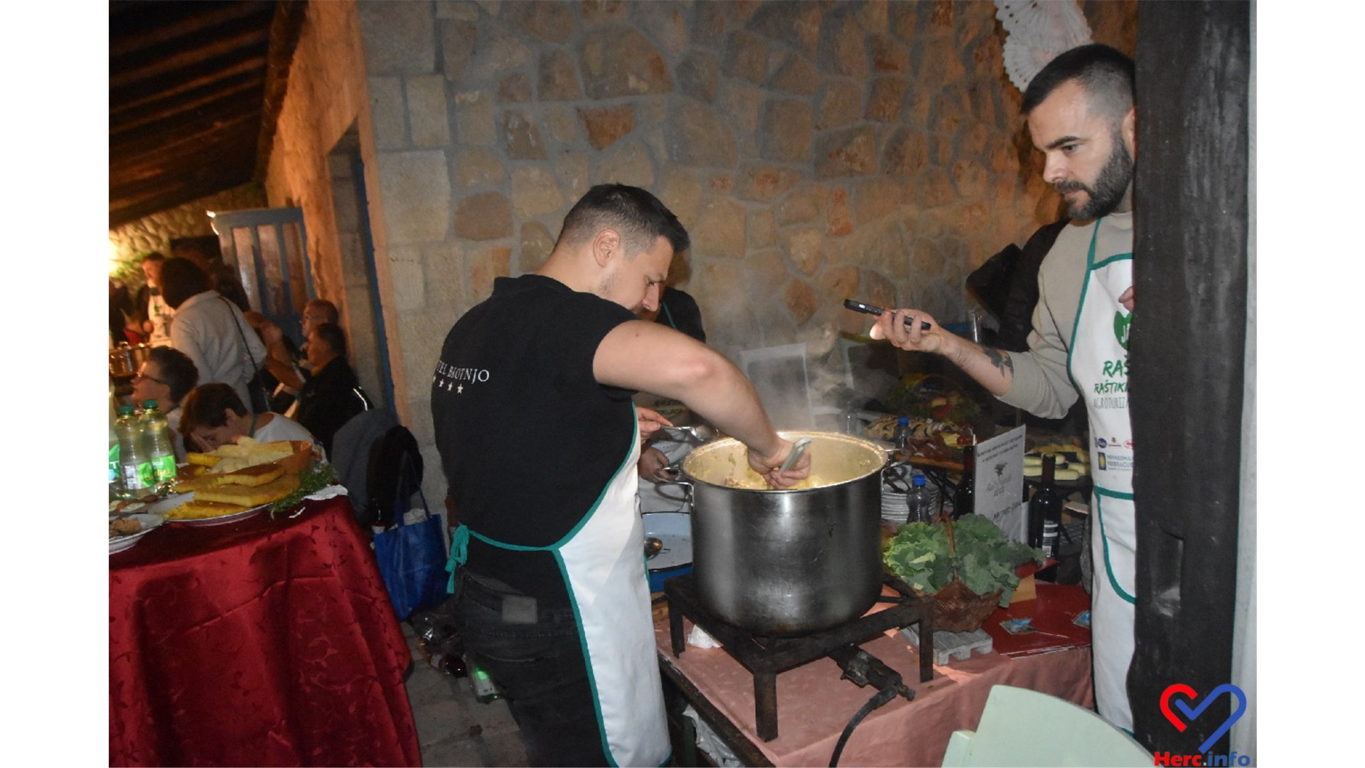 FOTO: Bili smo na Raštikijadi koja je okupila Hercegovinu i Dalmaciju! Od raštike pravili tortilje, baklave, sladoled...