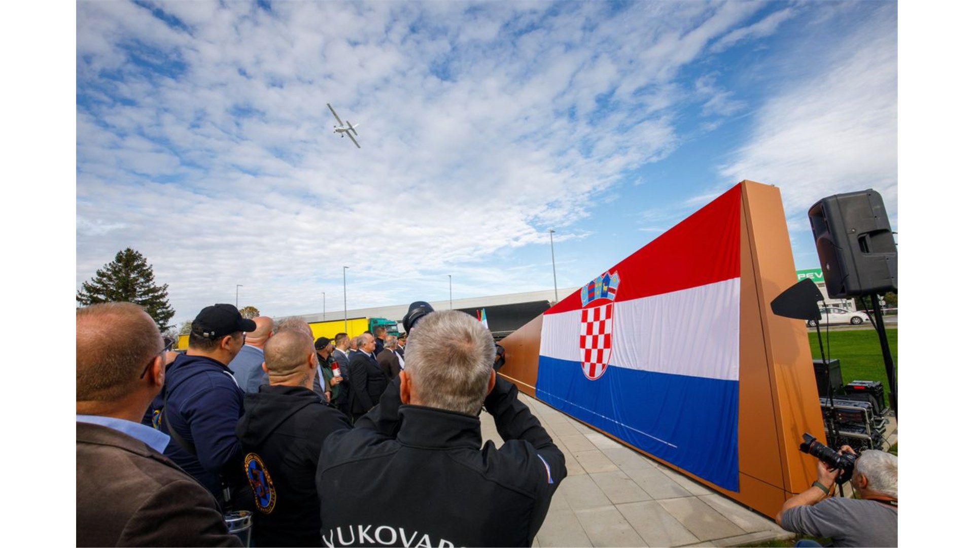 Otkriven spomenik Luki Andrijaniću, heroju Vukovara! Imao je srce veliko kao kuća