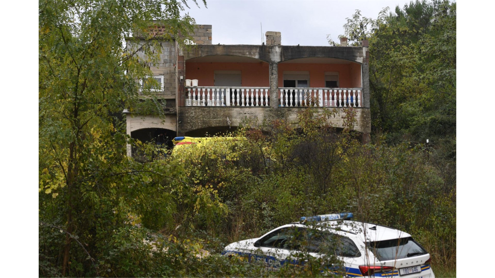 Dvojica muškaraca pronađena mrtva, sumnja se na trovanje ugljičnim monoksidom