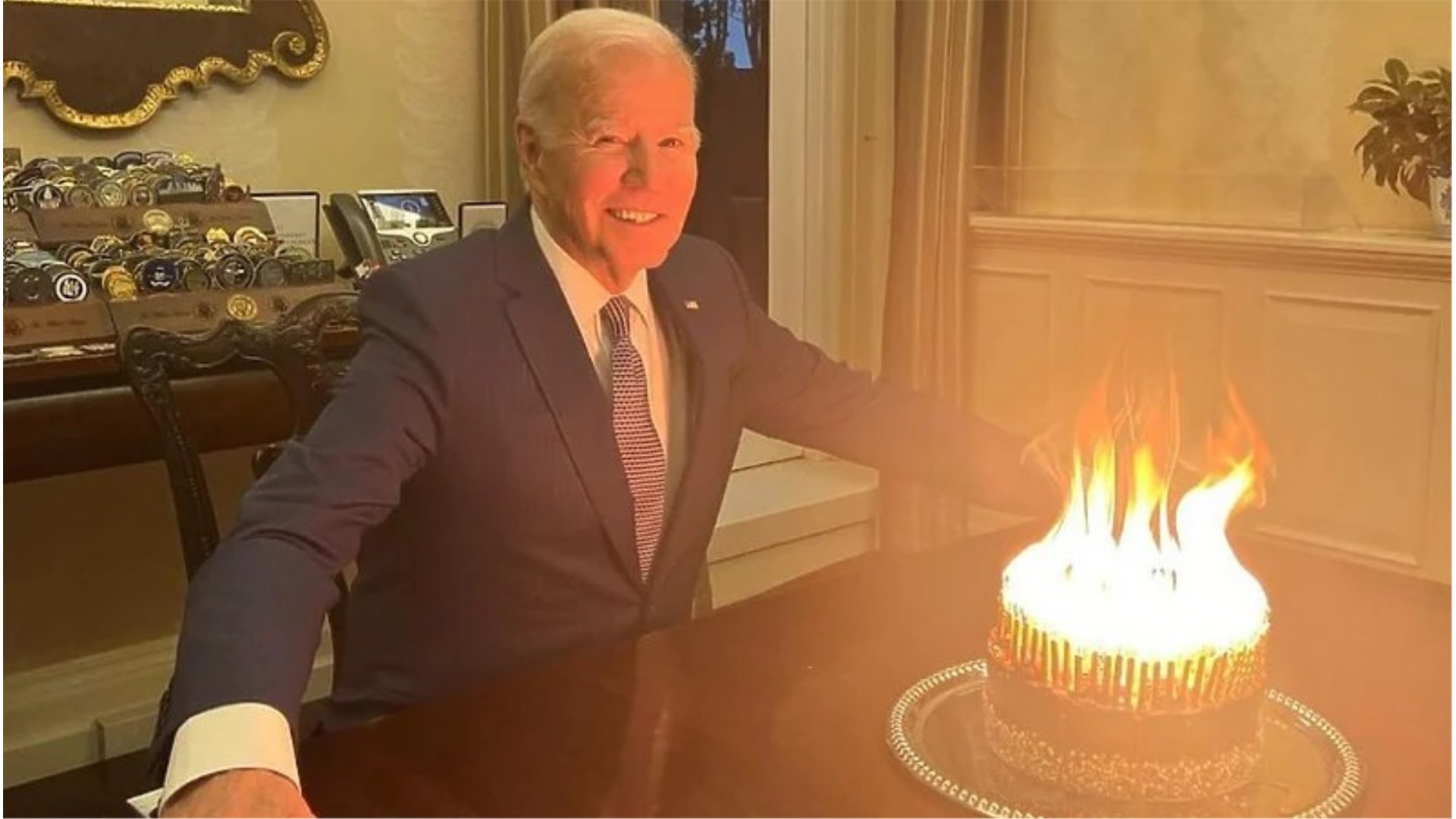Biden proslavio 81. rođendan, kaže da mu ponestaje mjesta za svijeće