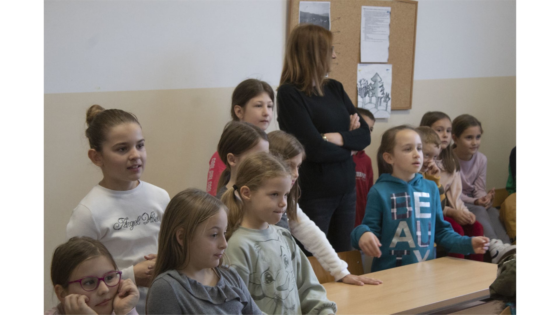 Auto-moto klub Široki Brijeg provodi akciju ''Počela je školska godina'' FOTO