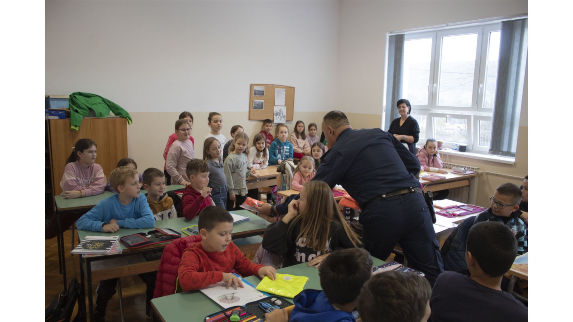 Auto-moto klub Široki Brijeg provodi akciju ''Počela je školska godina'' FOTO