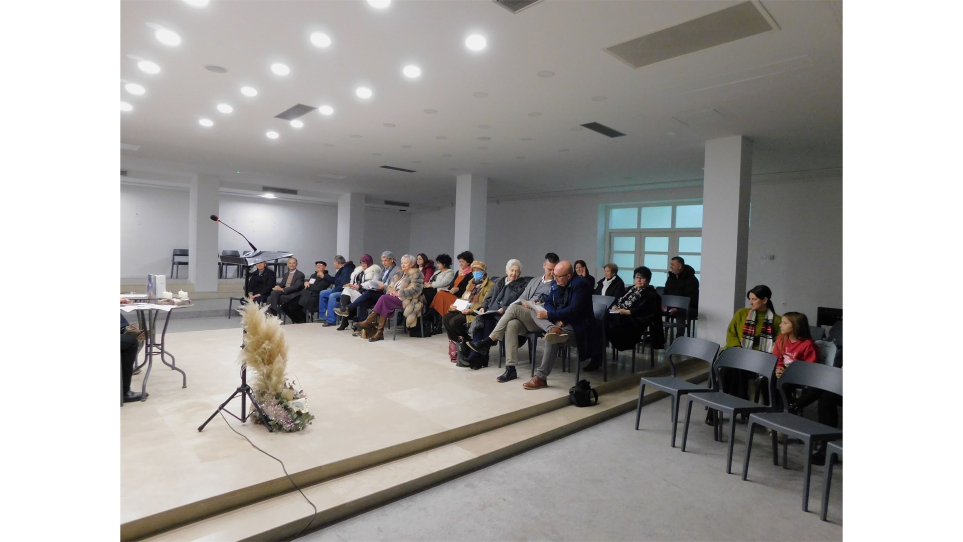 Adventska književna večer DHK HB