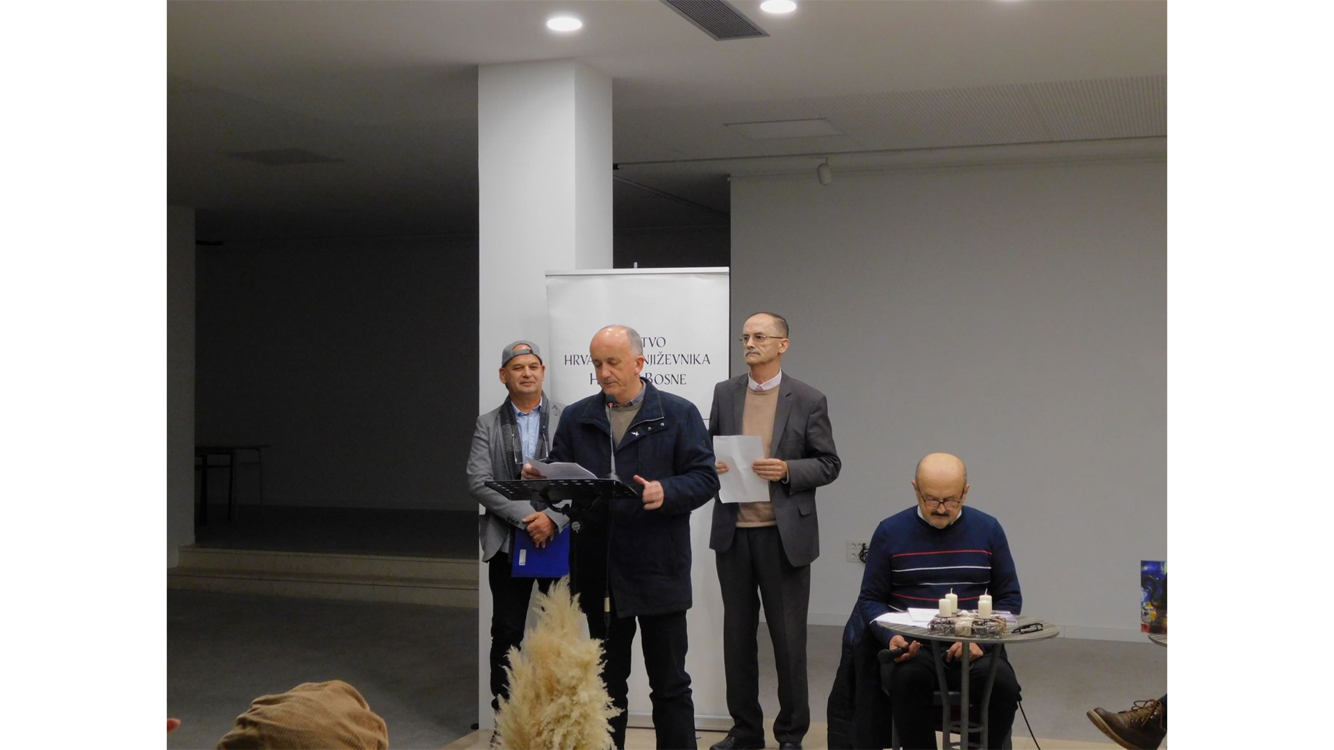 Adventska književna večer DHK HB