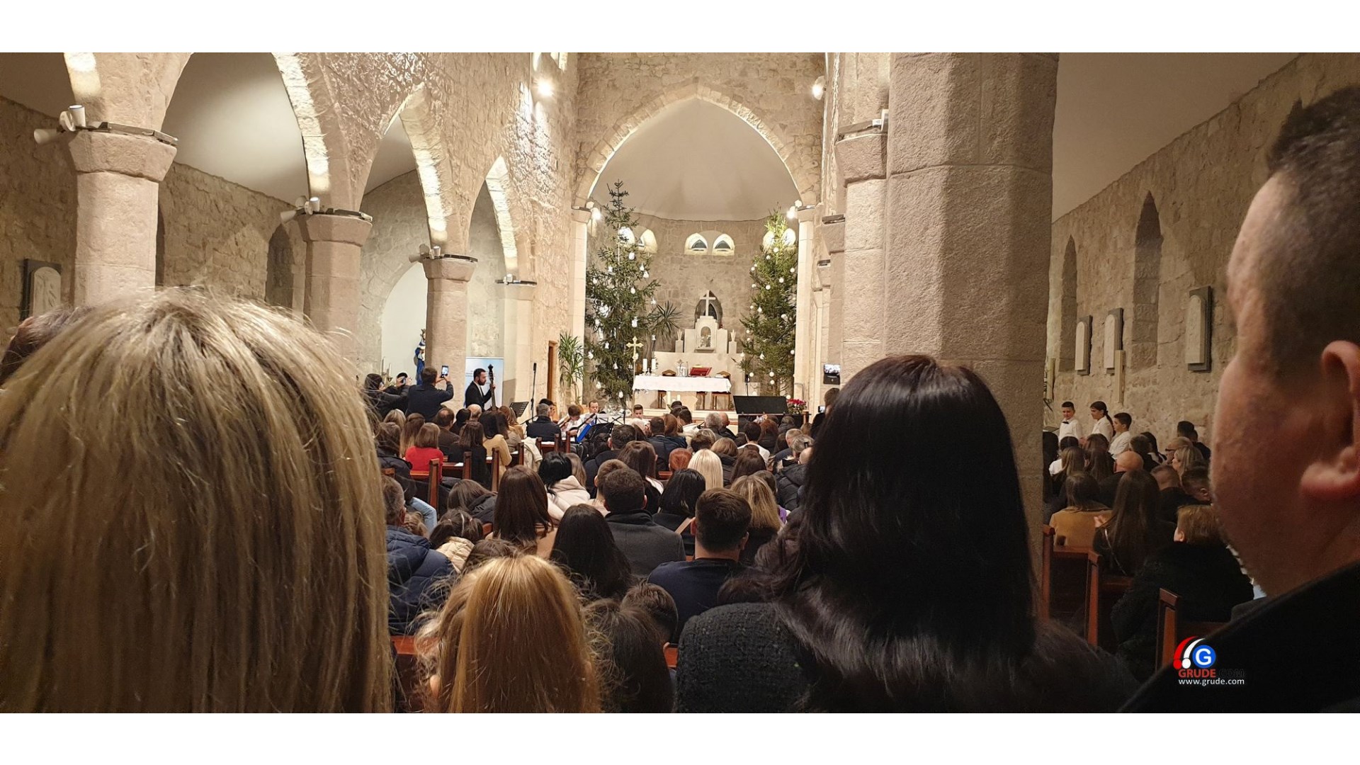 FOTO/VIDEO Održan Božićni koncert Glazbene škole Grude ''Dođe Isus spas''