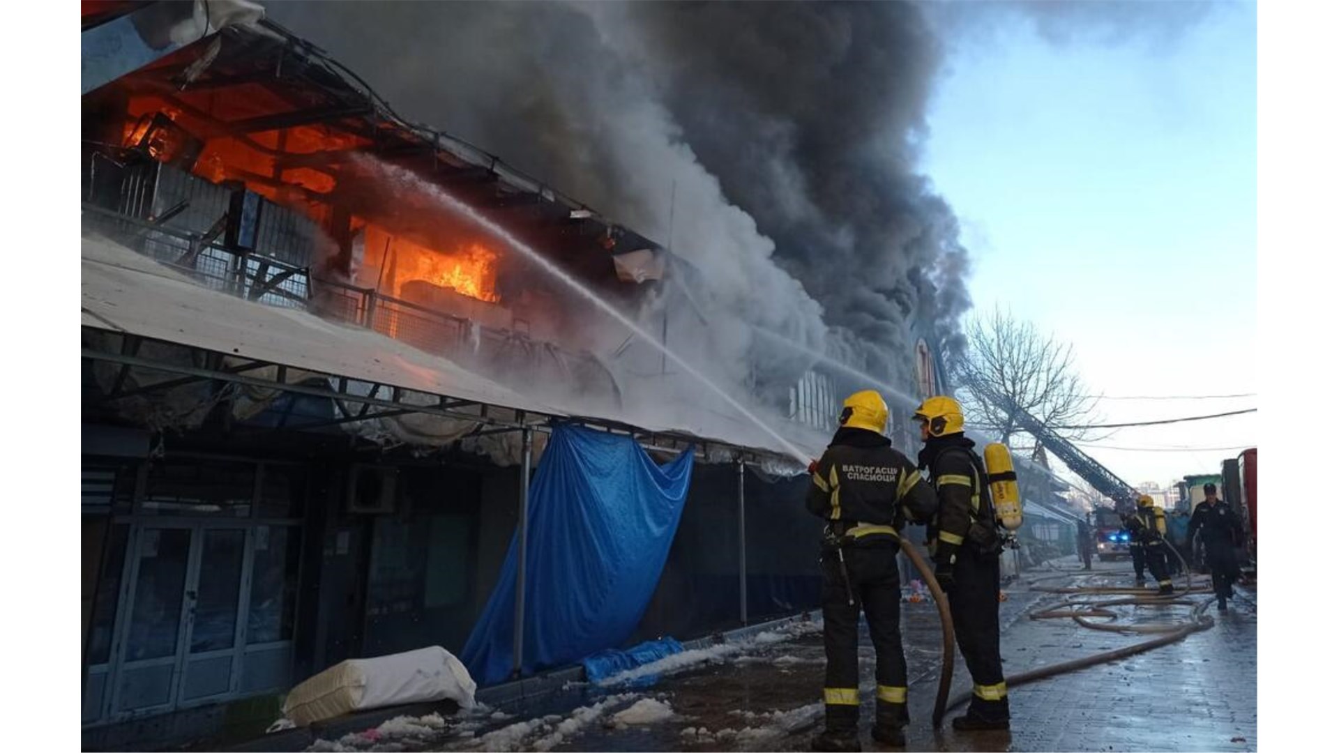 U plamenu tržnica Heco u Sarajevu, kineski tržni centar u Beogradu...