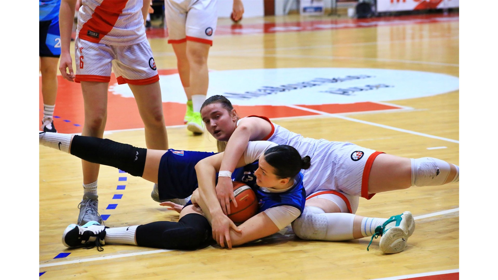 FOTO: Košarkašice Zrinjskog i dalje melju sve pred sobom! Slavile i protiv Leotara
