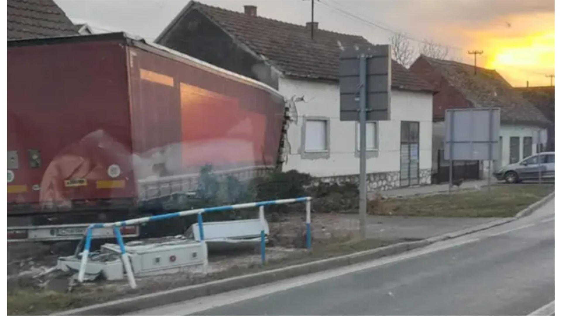 Kamionom uletio u kuću! 'Cijela kabina je prošla ljudima kroz dnevni boravak'