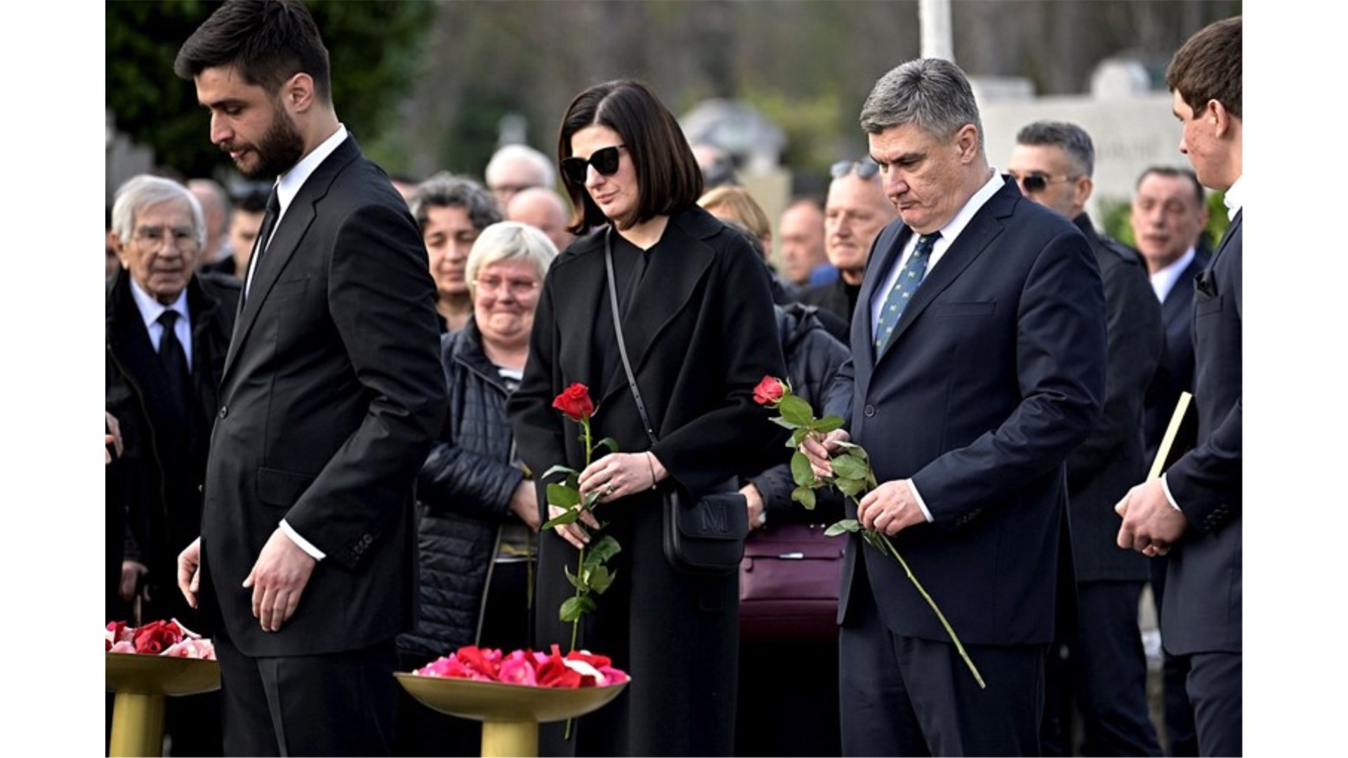 FOTO: Pokopan Milanovićev punac, Hercegovac! Od njega se oprostili Rojs, Mesić, Kusić...