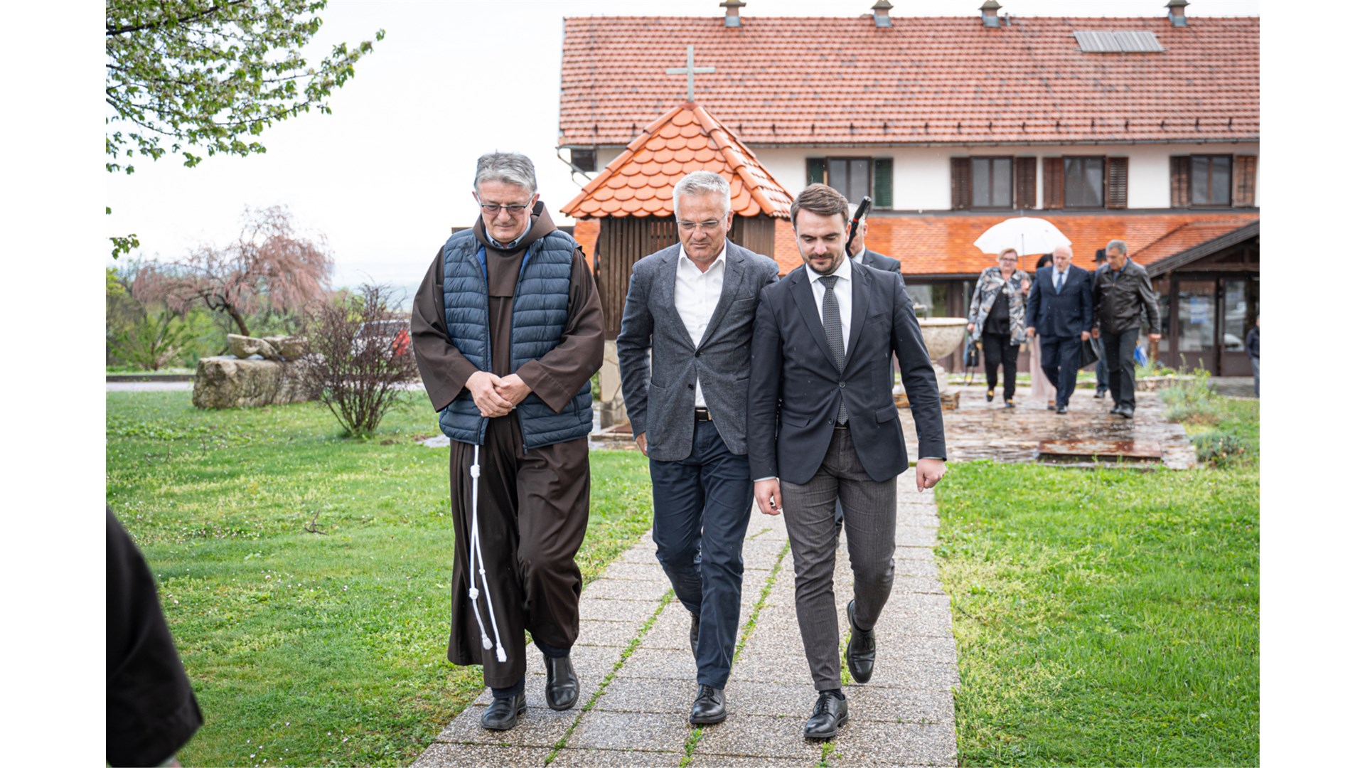 FOTO: Zvonko Milas izbornu kampanju počeo s Plehana! Susreo se s franjevcima Pavićem i Šimićem, biskupom Majićem, osluškivao bilo puka...
