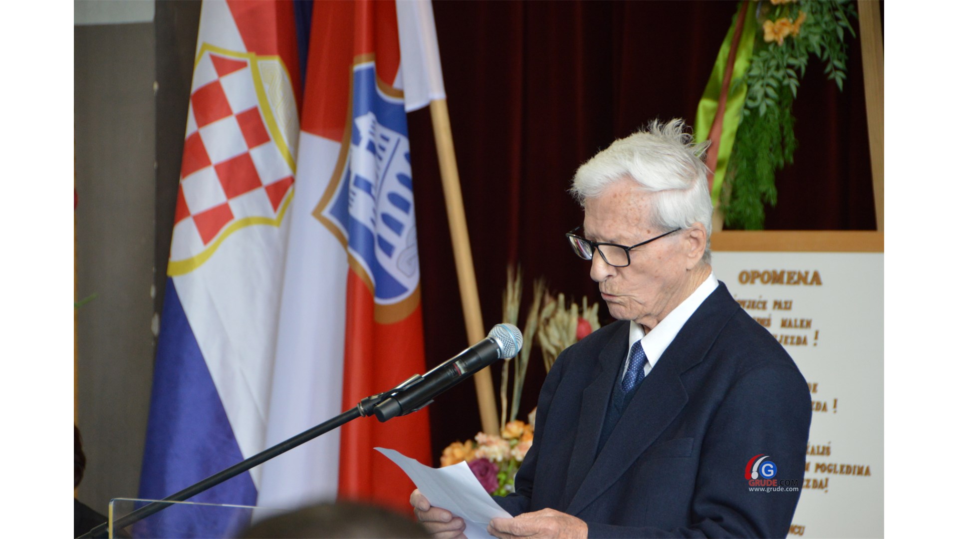 ZATVORENI ŠIMIĆEVI SUSRETI - Vinku Grubišiću Godišnja nagrada DHK HB Antun Branko Šimić, akademiku Veselku Koromanu Nagrada za životno djelo FOTOGALERIJA