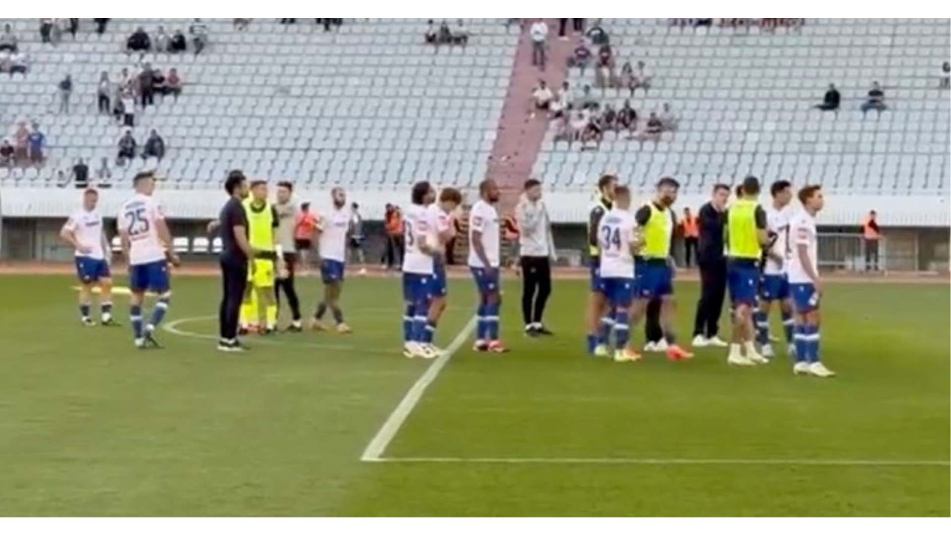 Hajduk poražen, Perišić nije pozdravio navijače, dva igrača udaljena, Mikanović napao novinare