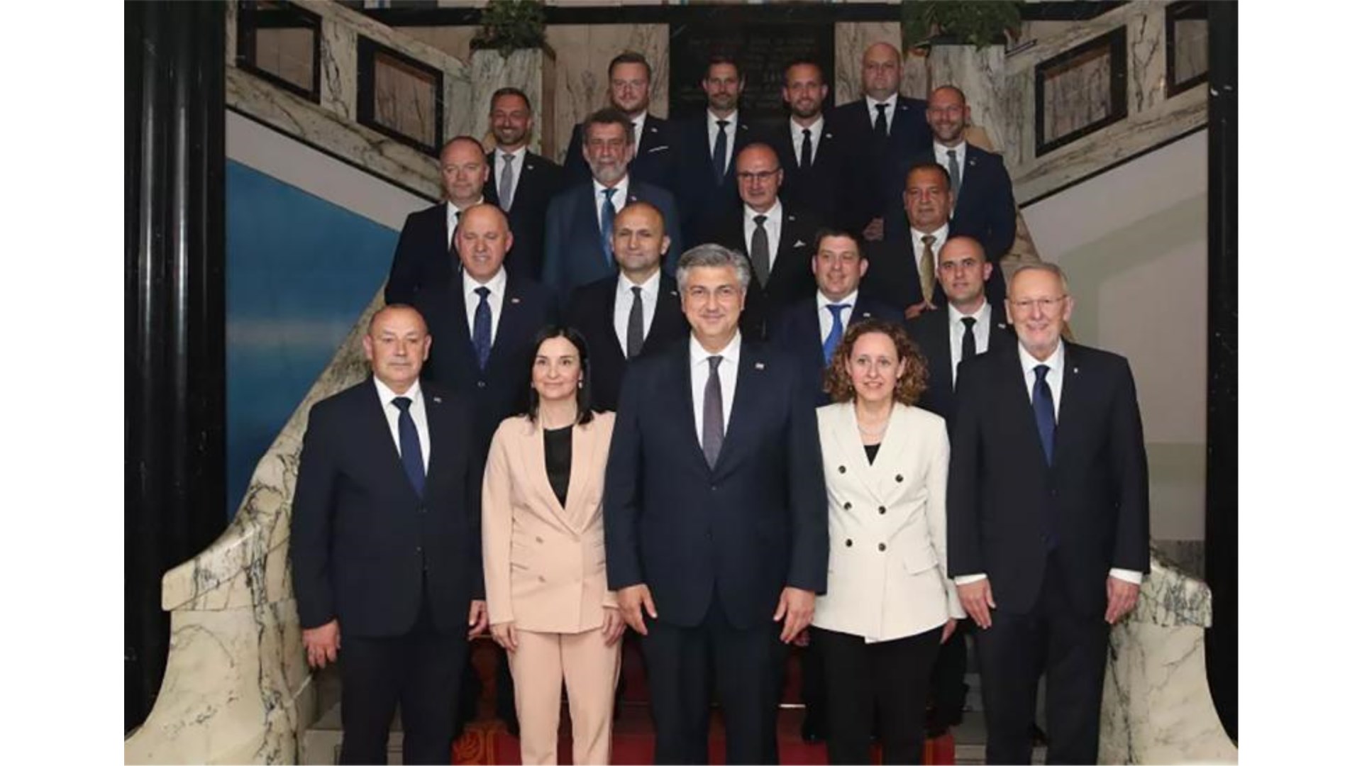 Izglasana nova Vlada RH: Plenković i ministri prisegnuli, podržalo ih 79 zastupnika