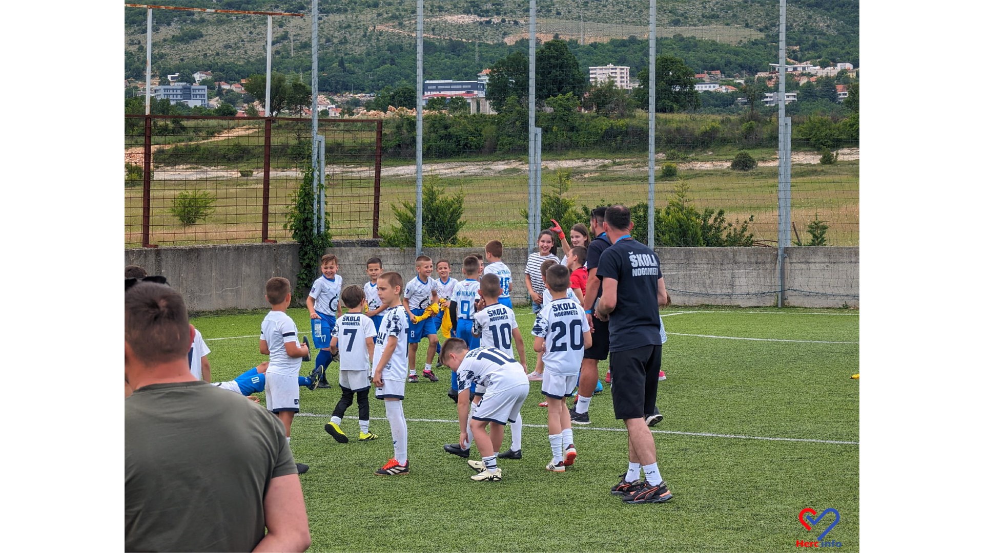 FOTO: Memorijalni turnir u čast Miša i Dine okupio u Grudama stotine djece iz BiH, Dalmacije...