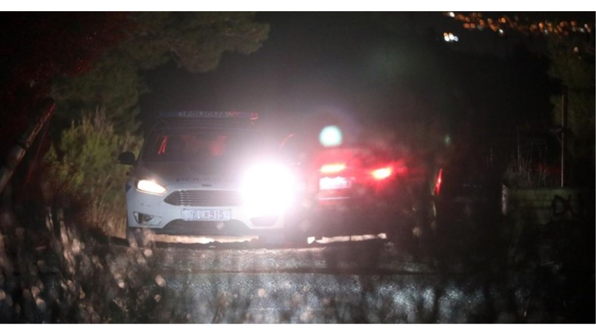 Obitelj se zaustavila uz cestu da provjeri kvar na autu, došlo do eksplozije koja je završila tragedijom