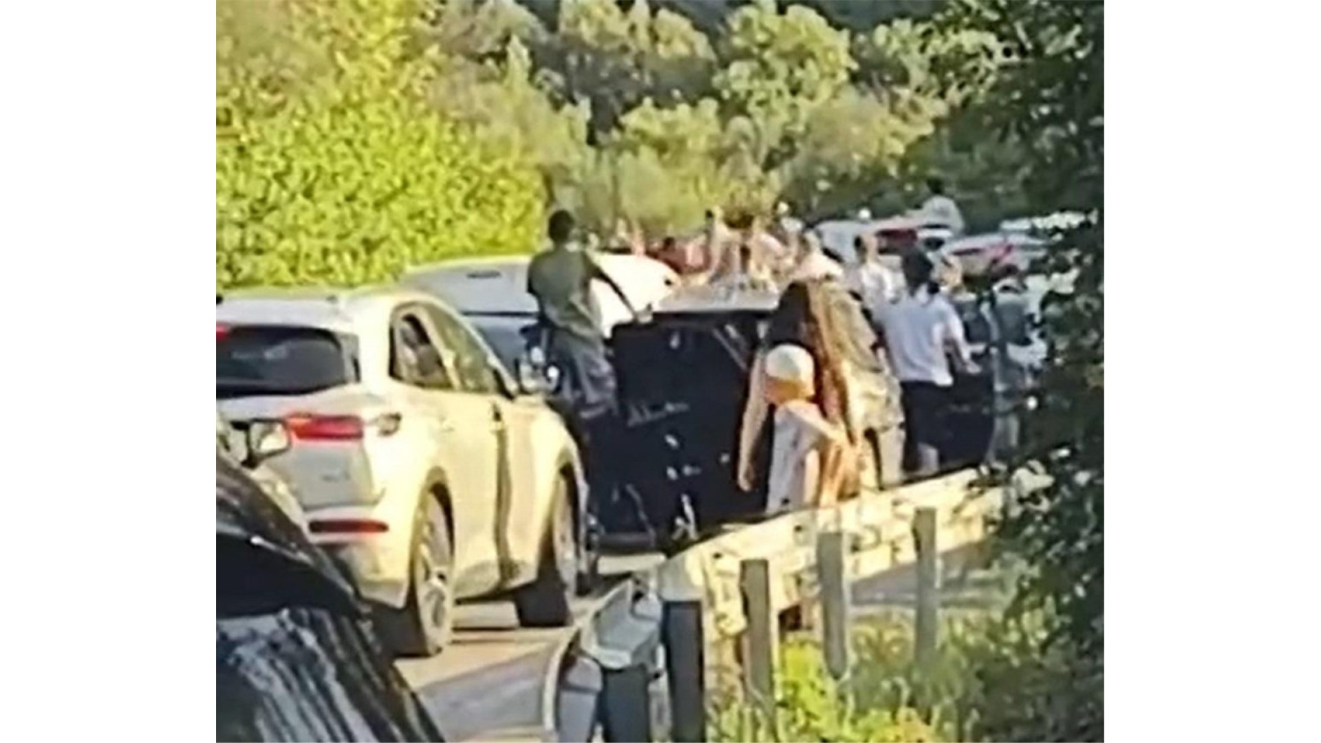 Hrvati obilazili auta da dođu do svoje kuće na granici. Albanci ih pretukli i teško ozlijedili
