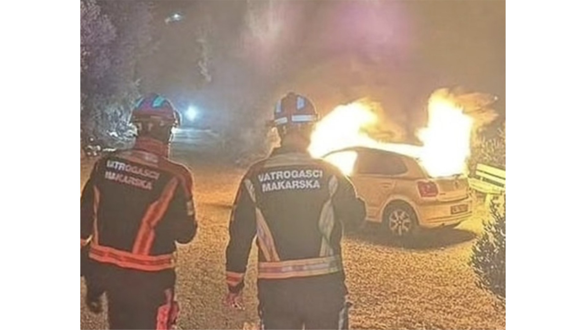Na požarište u Tučepe stižu dva kanadera 'Borba je bila cijelu noć'