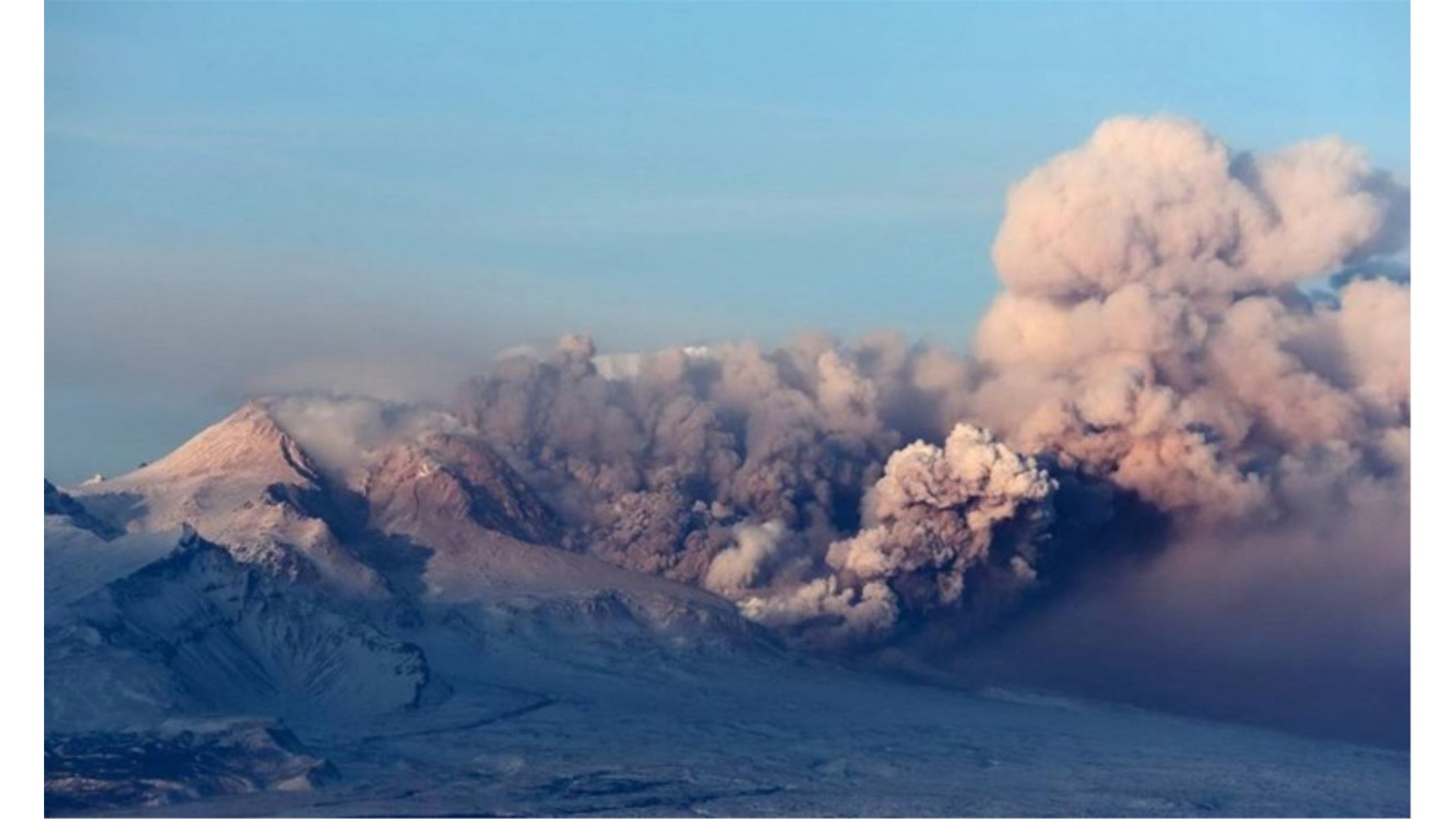 U Rusiji prvo potres magnitude 7, zatim eruptirao vulkan 