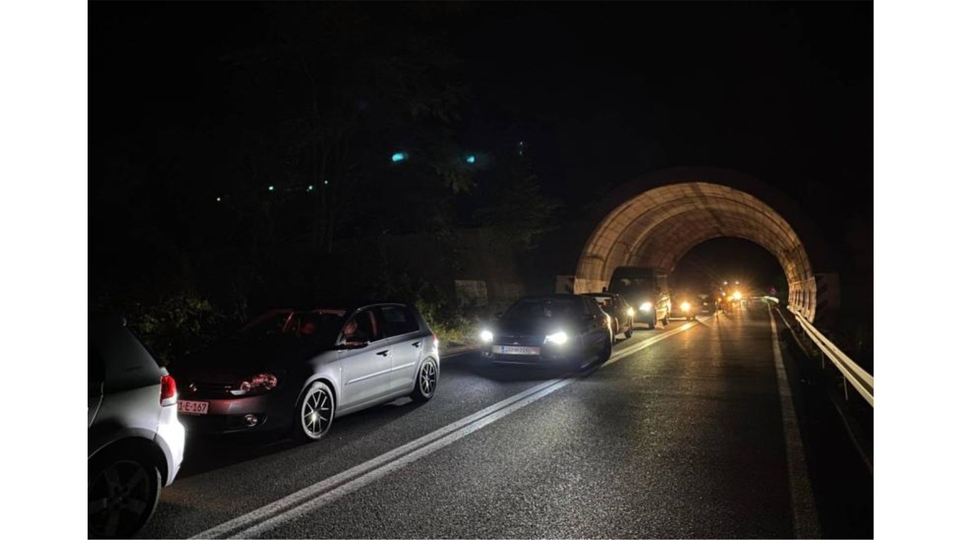 Teška nesreća kod Salakovca, dvije osobe prevezene u SKB Mostar, troje ih u dr. Safet Mujić