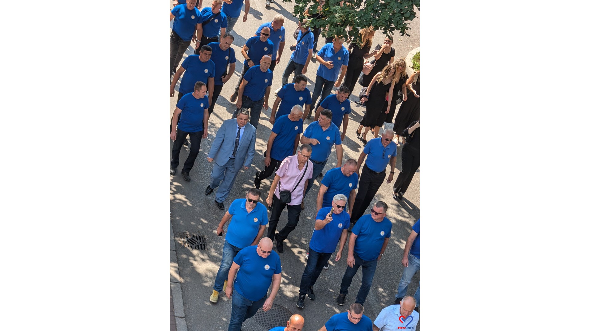 FOTO: Mimohod povodom obljetnice nositelja ratnih odličja HVO-a u Mostaru