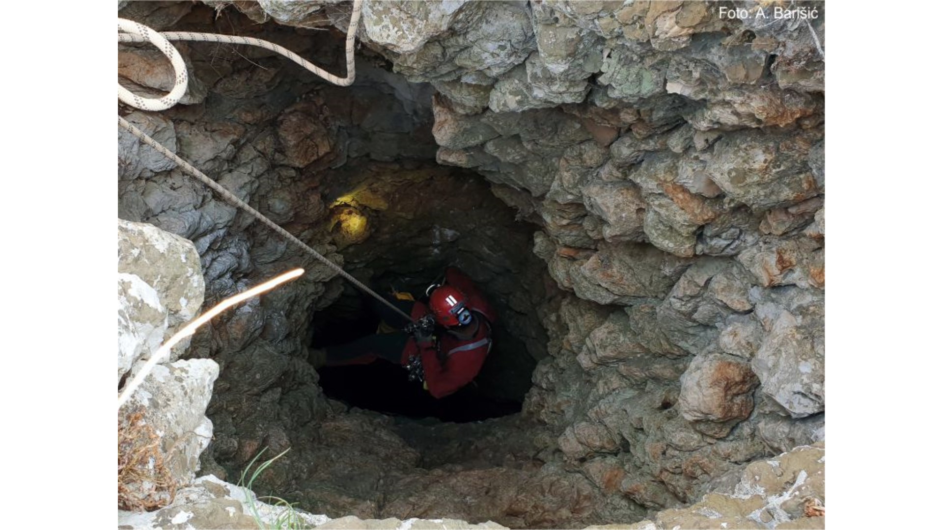 Speleolog istraživao jamu u Ljubuškom pa pronašao ljudske kosti, slučaj preuzima Tužiteljstvo 