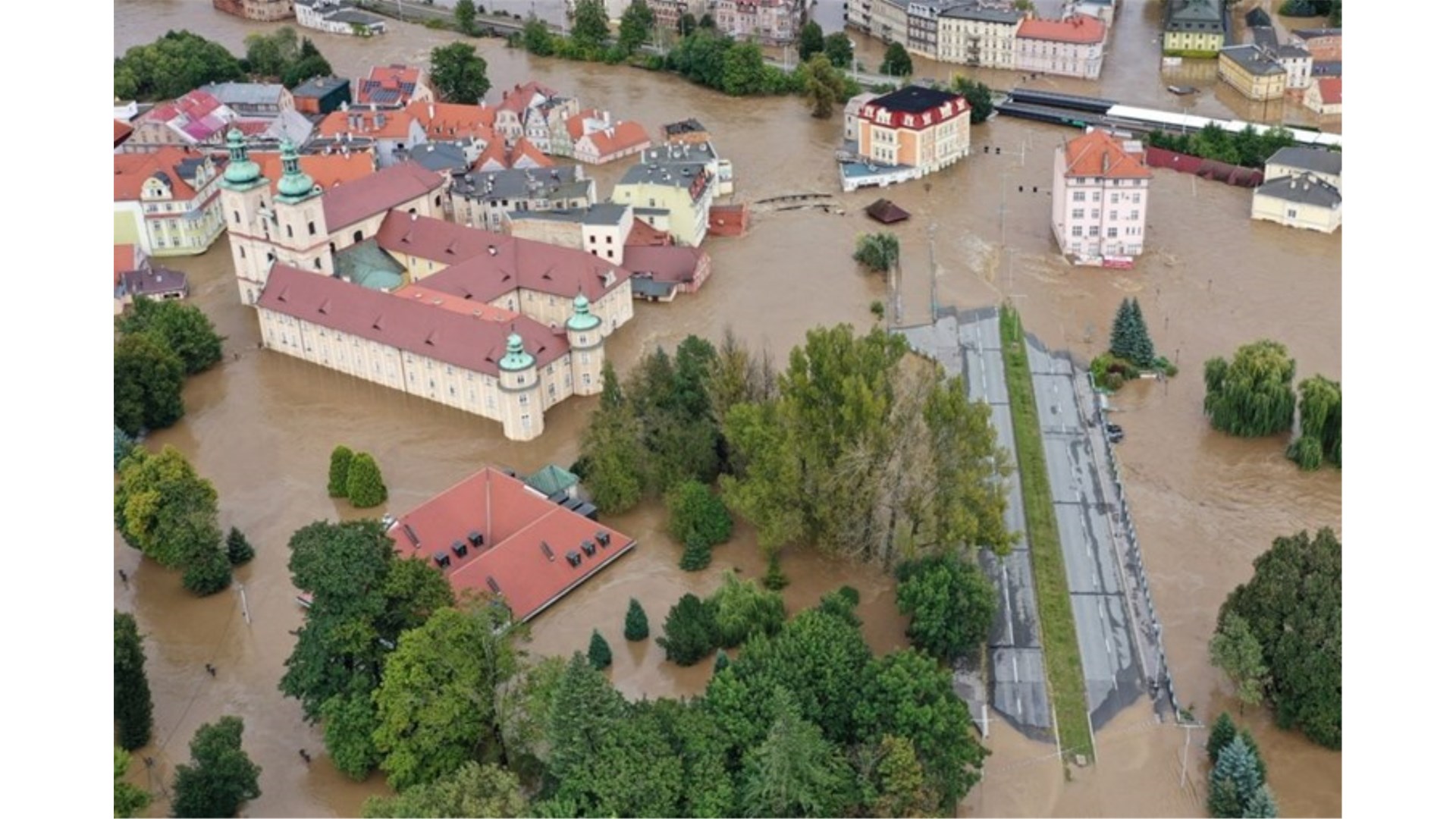 Poplave ne jenjavaju, raste broj smrtno stradalih u Europi