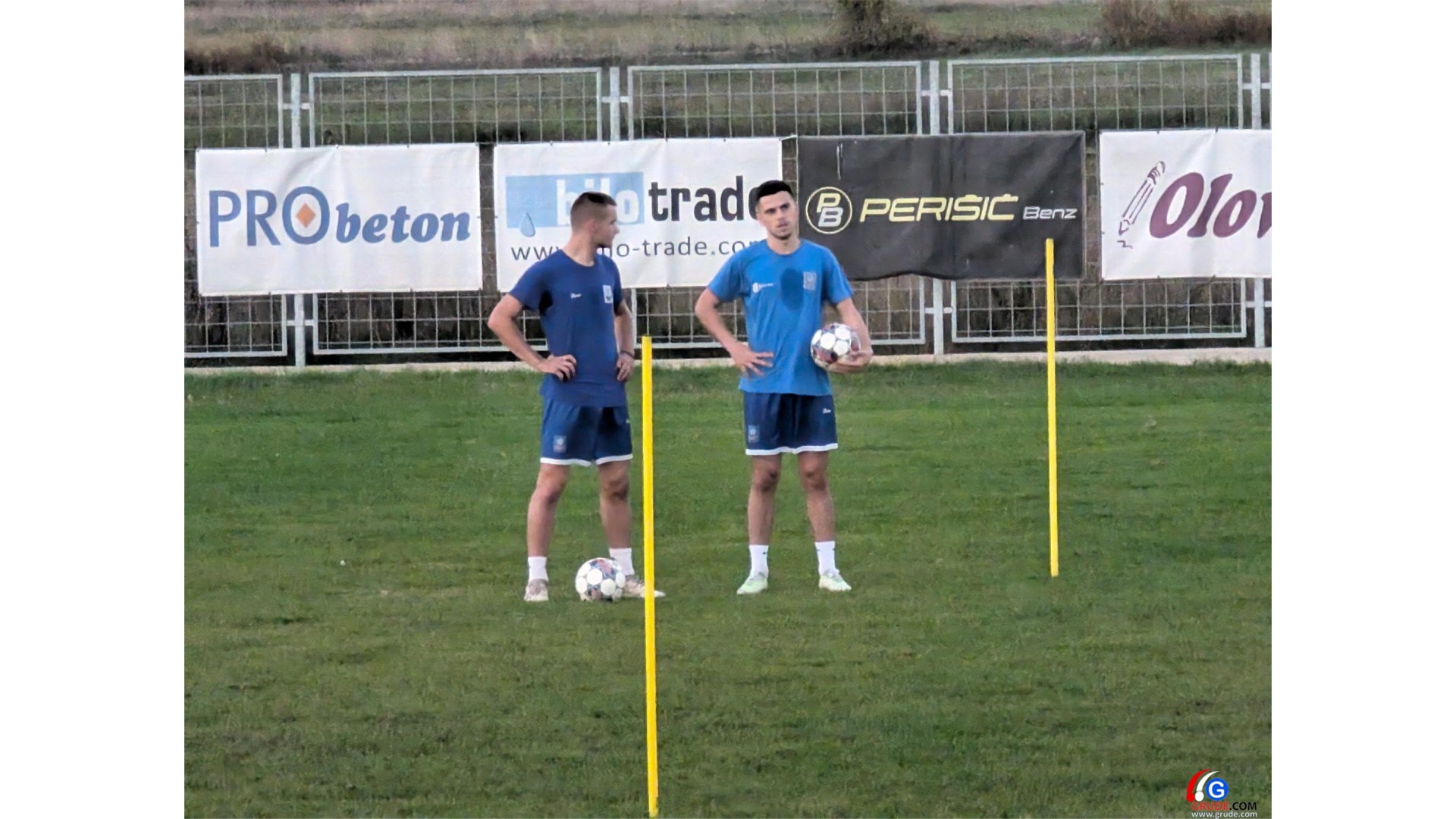 FOTO/VIDEO: Majice igrača HNK Grude natopljene znojem pred utakmicu s Brotnjom!