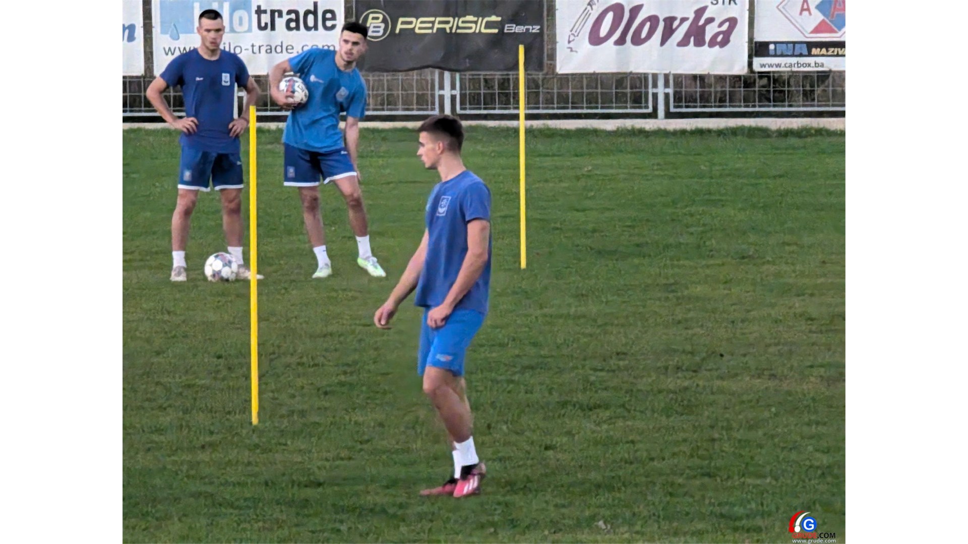 FOTO/VIDEO: Majice igrača HNK Grude natopljene znojem pred utakmicu s Brotnjom!