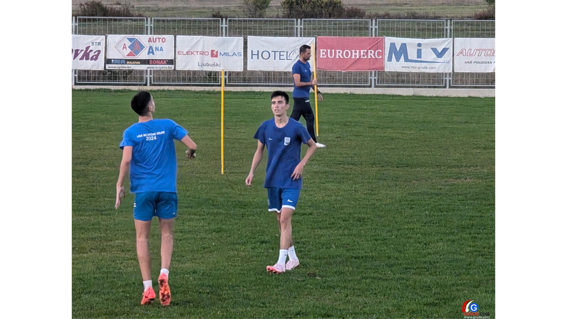 FOTO/VIDEO: Majice igrača HNK Grude natopljene znojem pred utakmicu s Brotnjom!