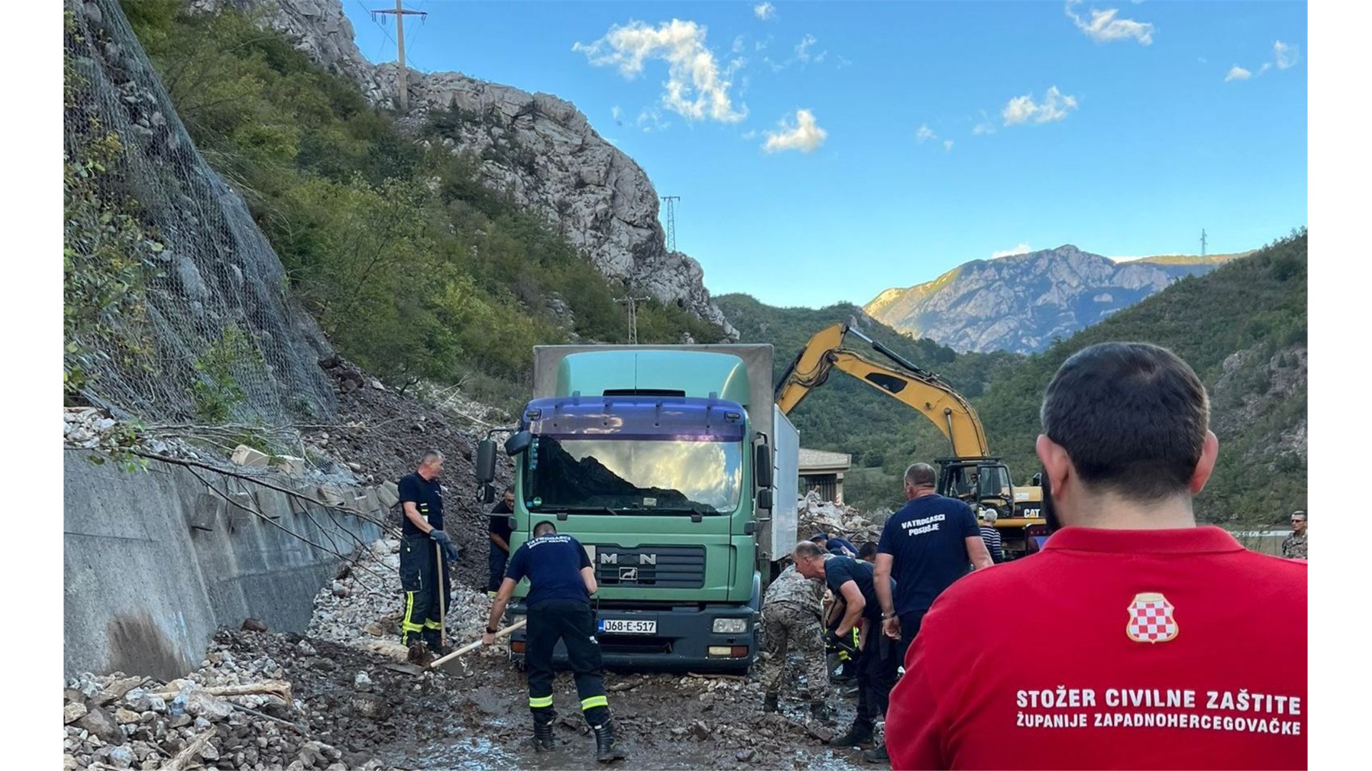 FOTO: Gruđani, Širokobriježani, Posušani i Ljubušaci pomagali ugroženom stanovništvu, uz logističku podršku Crvenog križa ZHŽ-a